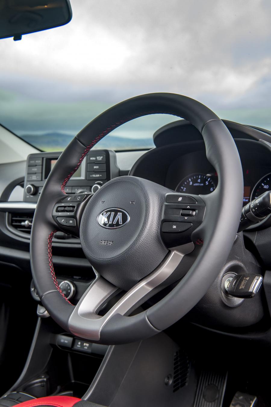 Интерьер Kia Picanto GT Line 2017 года  (UK) (фото 75 из 92)
